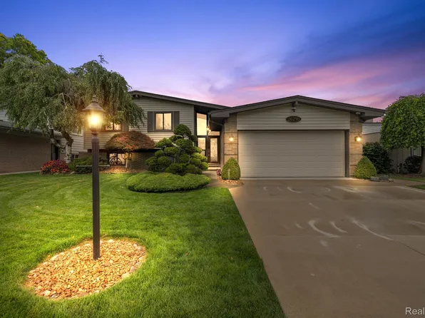 26250 Tennant St, Dearborn Heights, MI 48127