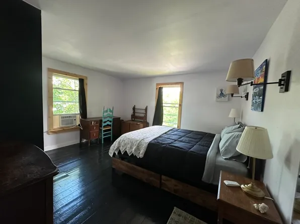 9 Prospect St, North Bennington, VT 05257