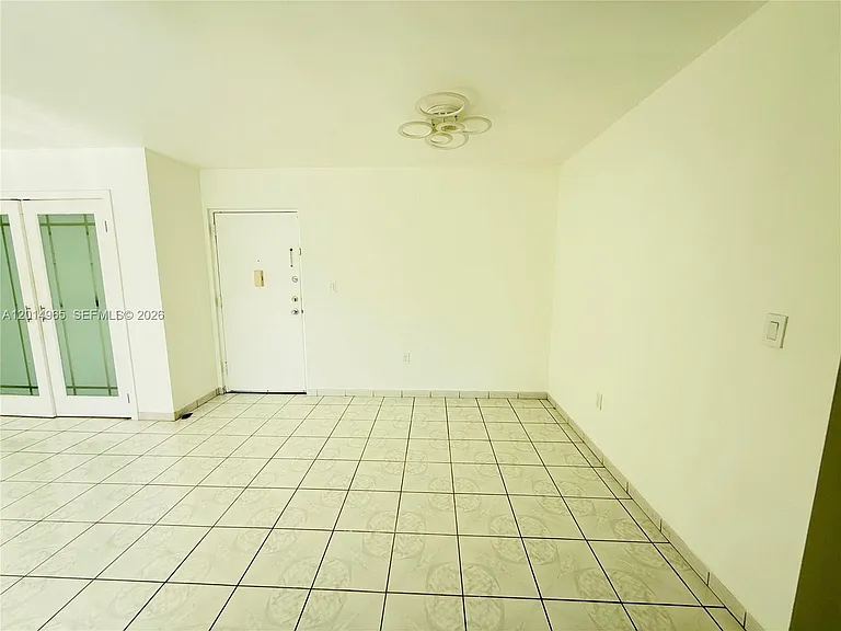 9440 W Flagler St #305 — Photo 4