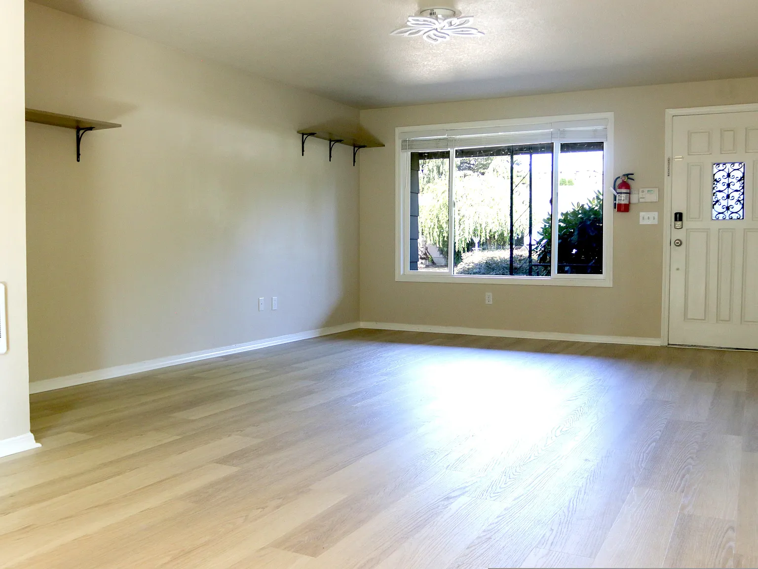 2 bed, 870 sqft, $2,295 — Photo 2