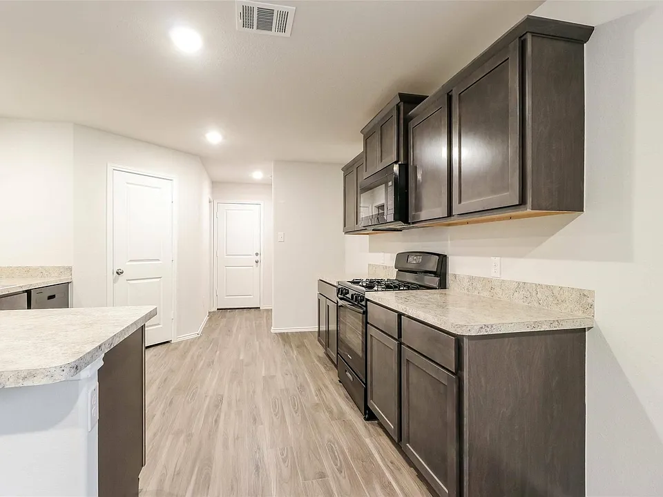 2538 Grayling Dr