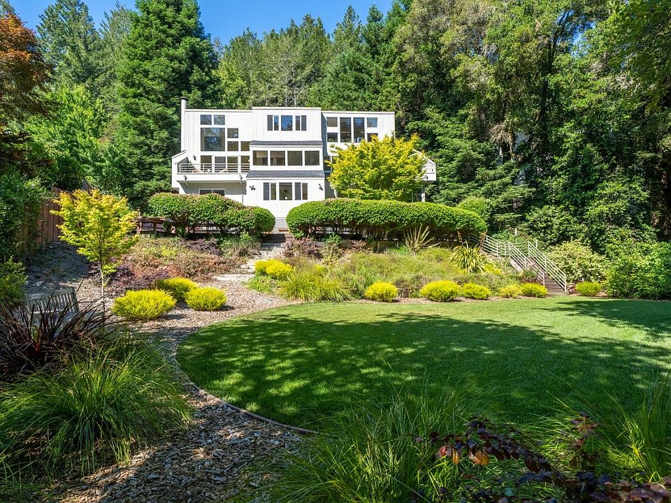 1st image of 210 Carbonera Dr