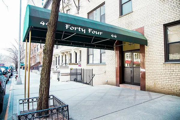 Sold by Level Group | media 14