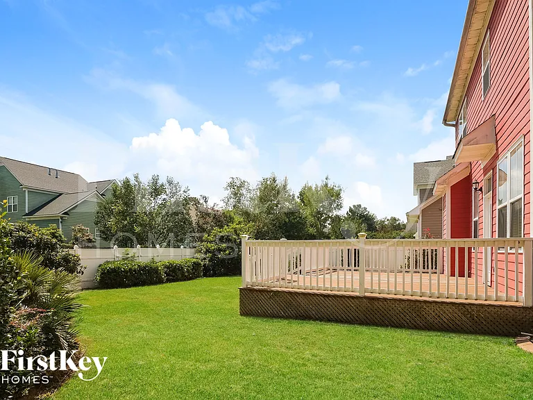 228 Silverwood Ln — Photo 16