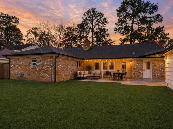 15402 Ripplestream St, Houston, TX 77068