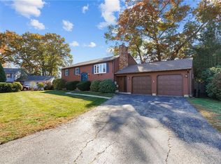 24 Freedom Ct, Johnston, RI 02919