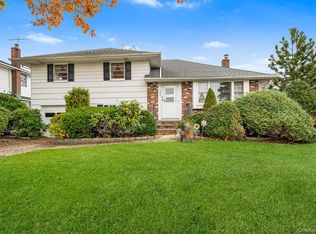 3651 Woodbridge Ln N, Wantagh, NY 11793
