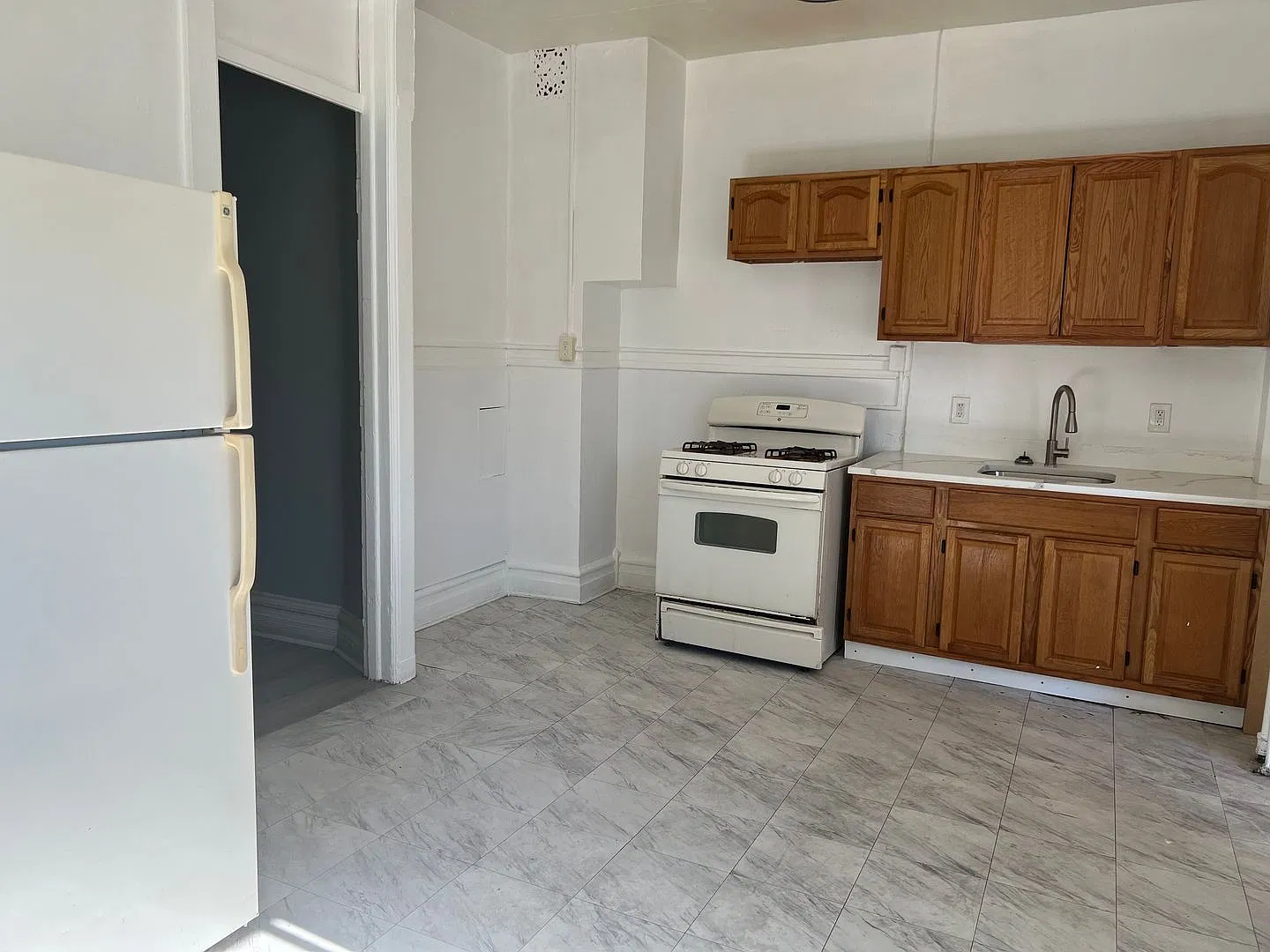 524 West Chew Street — Photo 1