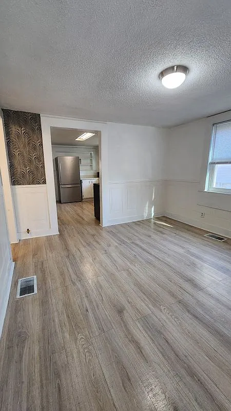 2 bed, 1.0 bath, 837 sqft, $1,400 — Photo 4