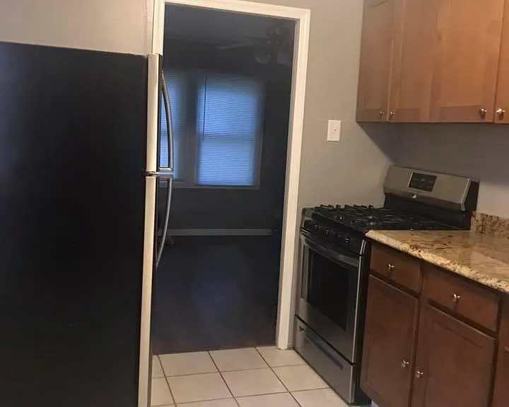 212 Crystal Lake Dr — Photo 5