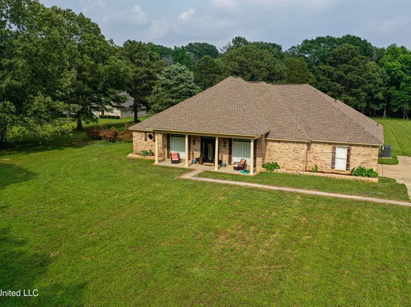 1964 Suzanna Dr, Raymond, MS 39154