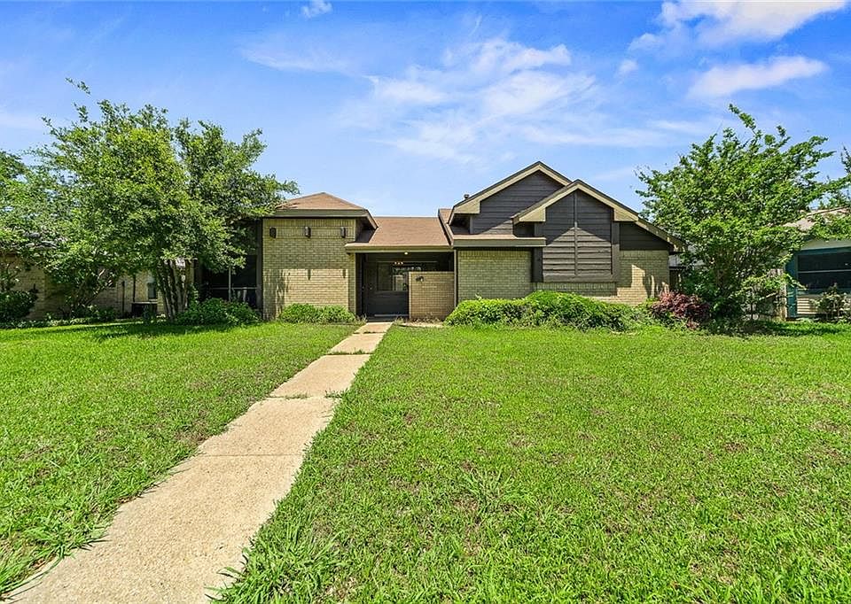 1st image of 413 Quail Hollow Dr