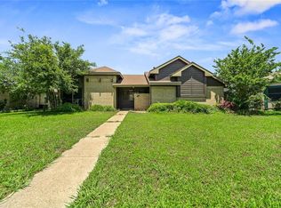 413 Quail Hollow Dr, Mesquite, TX 75150