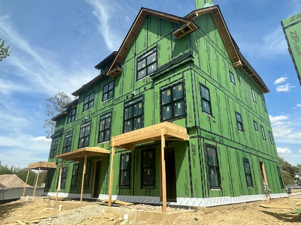 114 N Wright St, Naperville, IL 60540