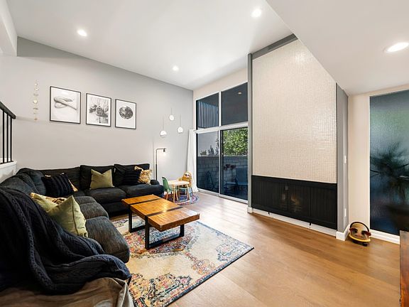 5th image of 4241 W Sarah St #29