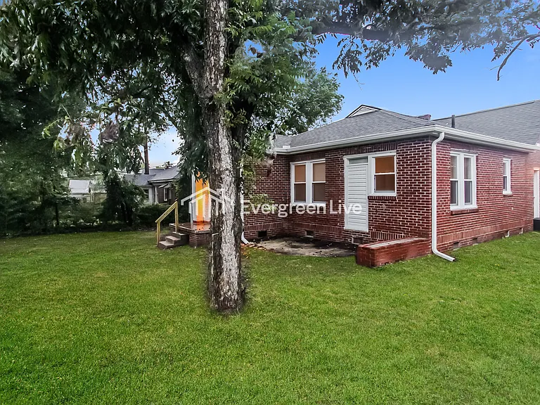 1305 Lorick Ave — Photo 13