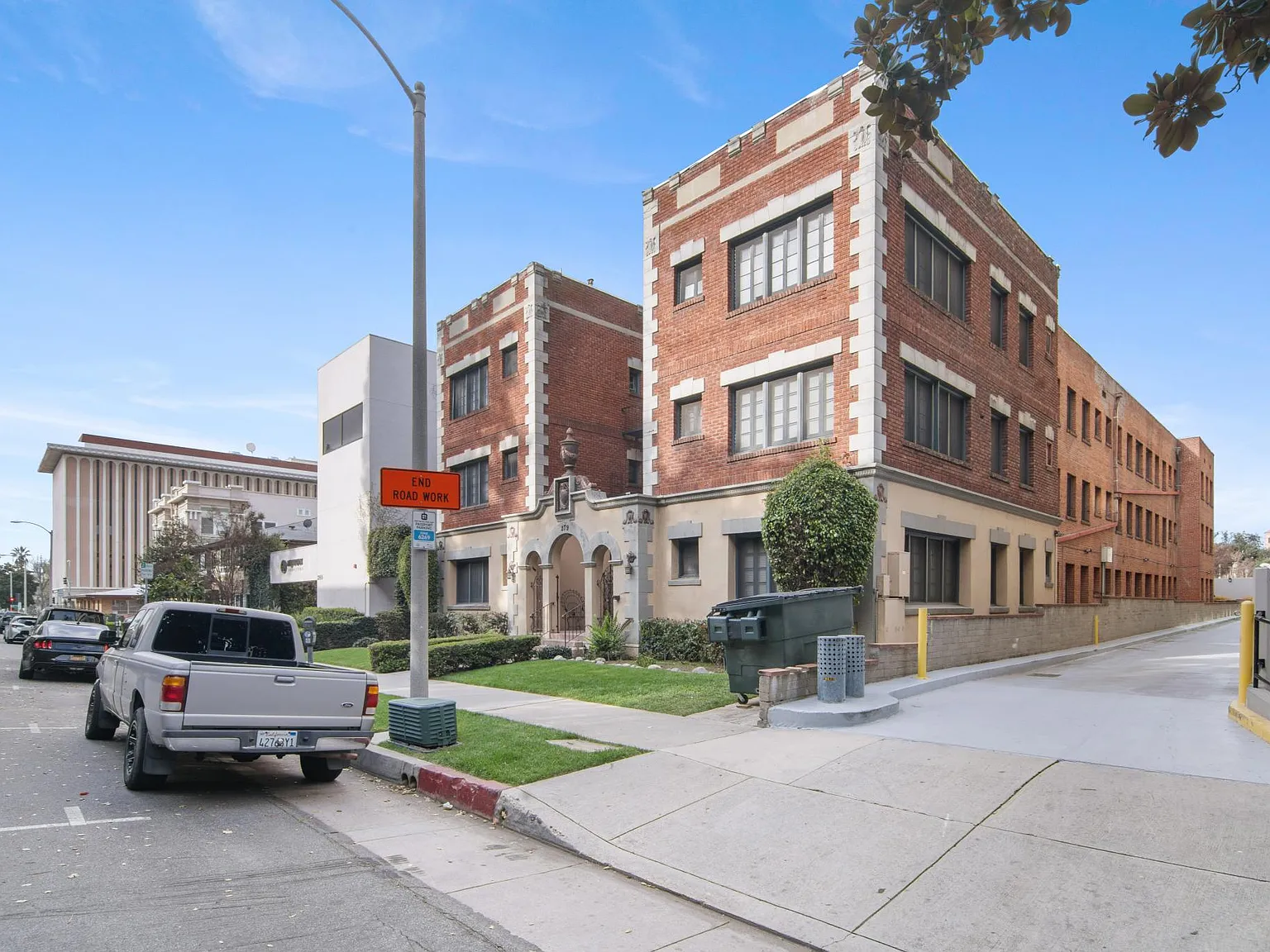 Euclid Apartments — Photo 2
