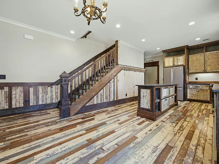 185 W Moreno St — Photo 26