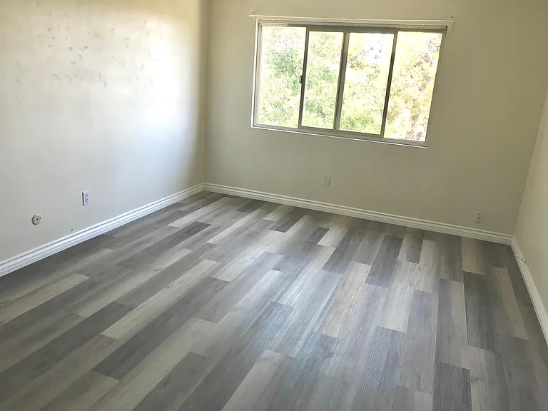 9835 Genesee Ave — Photo 17