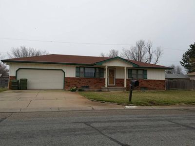 1421 Louise Ln, Salina, KS, 67401