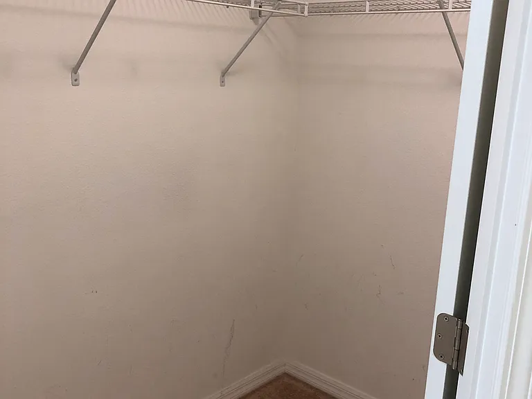 2750 Hampton Green Ln — Photo 13