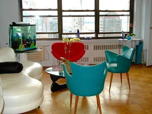 Sold by essential NEW YORK Real Estate | media 4