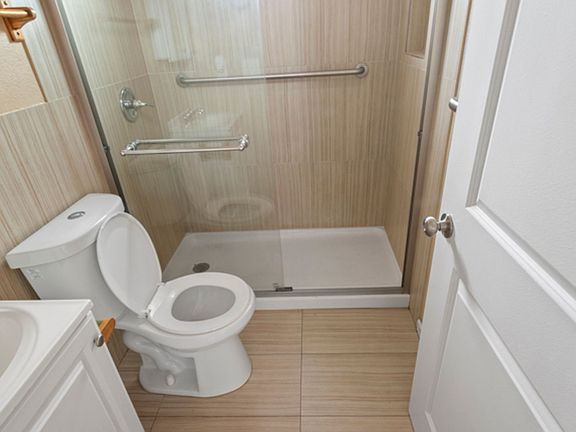 3rd image of 5823 Eastlawn St #5827