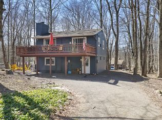 257 Farmers Ln, Pocono Lake, PA