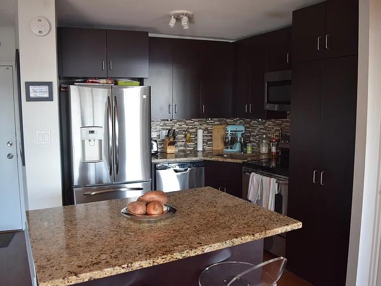 2930 N Sheridan Rd #1902 — Photo 8