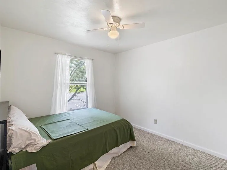 329 Pheasant Run Ct — Photo 8
