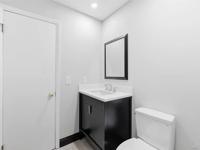 475 N Riverside Rd — Photo 28
