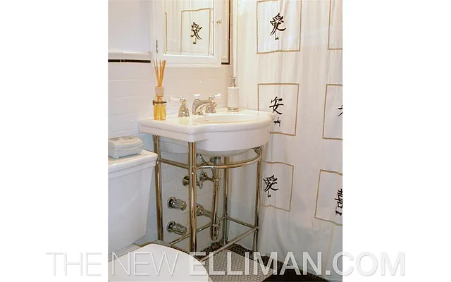 Rented by Douglas Elliman | media 38