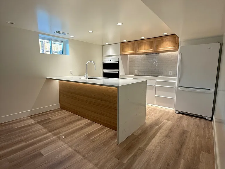 950 E Bayaud Ave — Photo 5