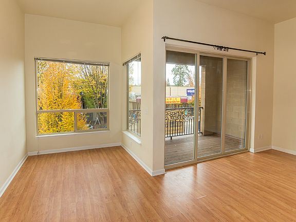 2nd image of 838 E 12th Aly APT B