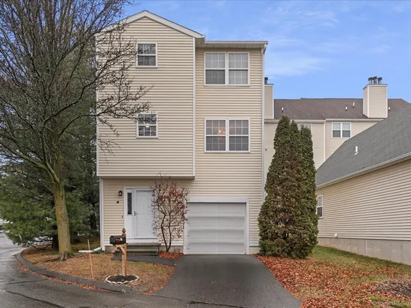 2390 State Street #L8C, Hamden, CT 06517