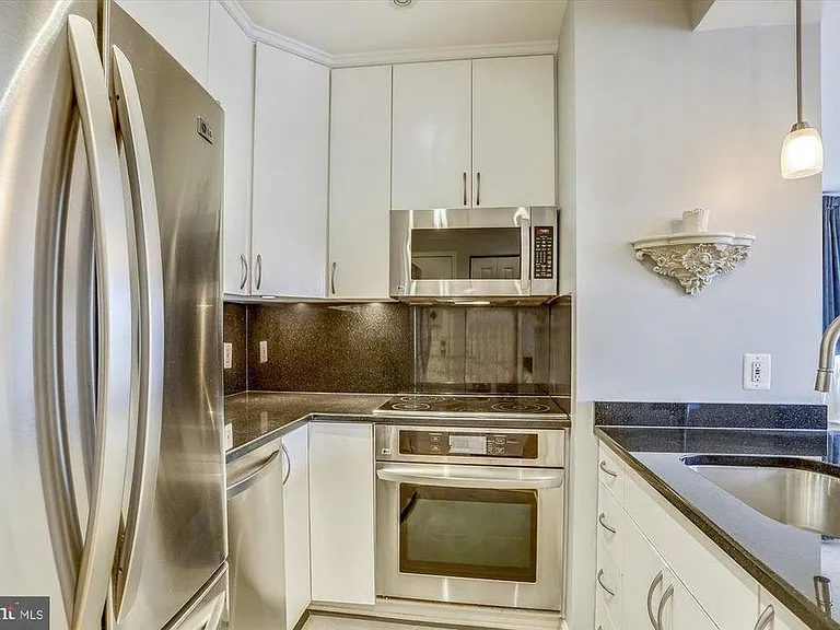 1736 Willard St NW #505 — Photo 5
