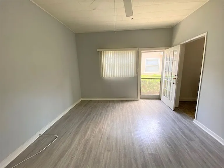 1058 Molino Ave — Photo 17