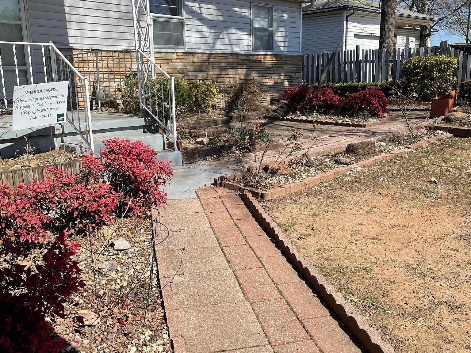 804 W Iola Pl N — Photo 2
