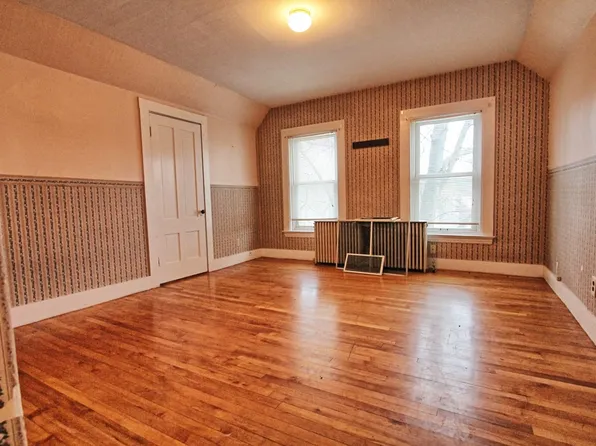400 Court St #6, Auburn, ME 04210