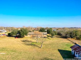 12598 La Vernia Rd, Saint hedwig, TX 78152