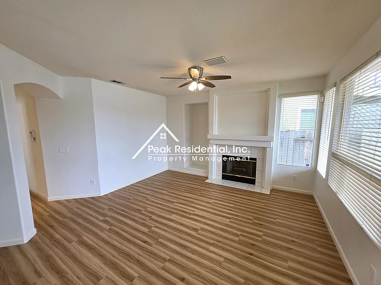 3333 E Island Ct — Photo 9