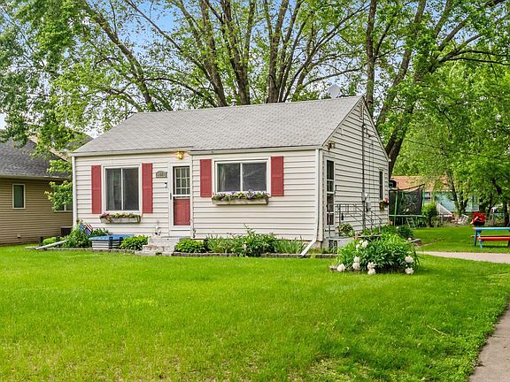 2nd image of 49 62nd Way NE