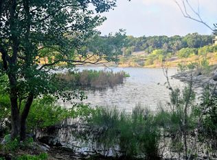 1262 Paradise Dr, Canyon Lake, TX 78133