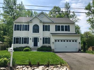 1327 Harbor Rd, Annapolis, MD 21403