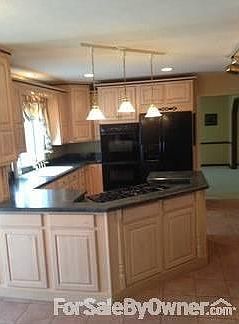 5th image of 6075 Castlehill Dr