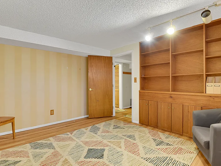 1009 Pioneer Ln — Photo 14