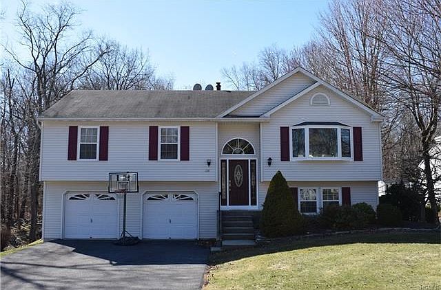 1st image of 124 Foxwood Dr S