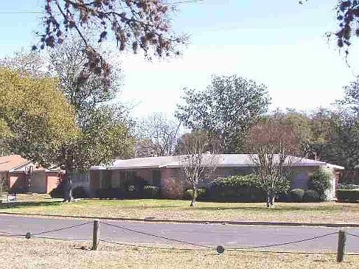 1st image of 606 WYNDALE DR