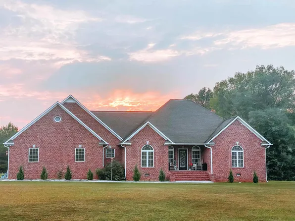 126 Brandi Ln, Hollywood, AL 35752