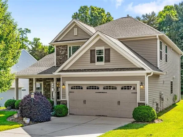 1814 Castle Gate Ct, High Point, NC 27265